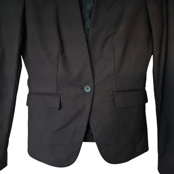 RW&CO Black Tailored Blazer Split Collar One Button Closure - Picture 4 of 9